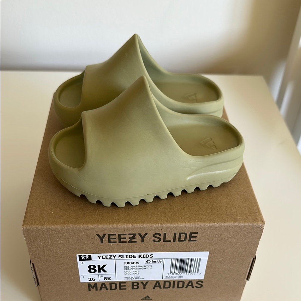 Yeezy kids slide